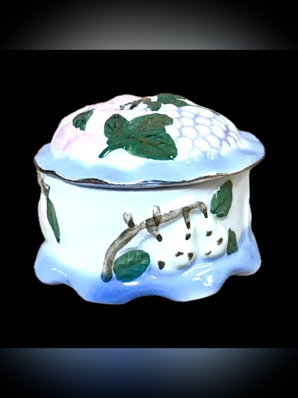 Vintage Porcelain Embossed Fruit Trinket Box with Lid Cottagecore Grandmacore - Picture 5 of 10